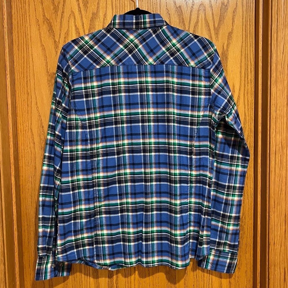 NEW Women’s Flannel Shirt (Medium) - Picture 2 of 13
